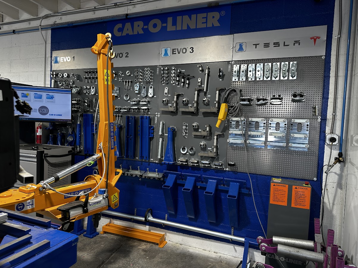 Chief Impulse E/VHT pulling rack at US Auto Collisions auto body shop Burbank